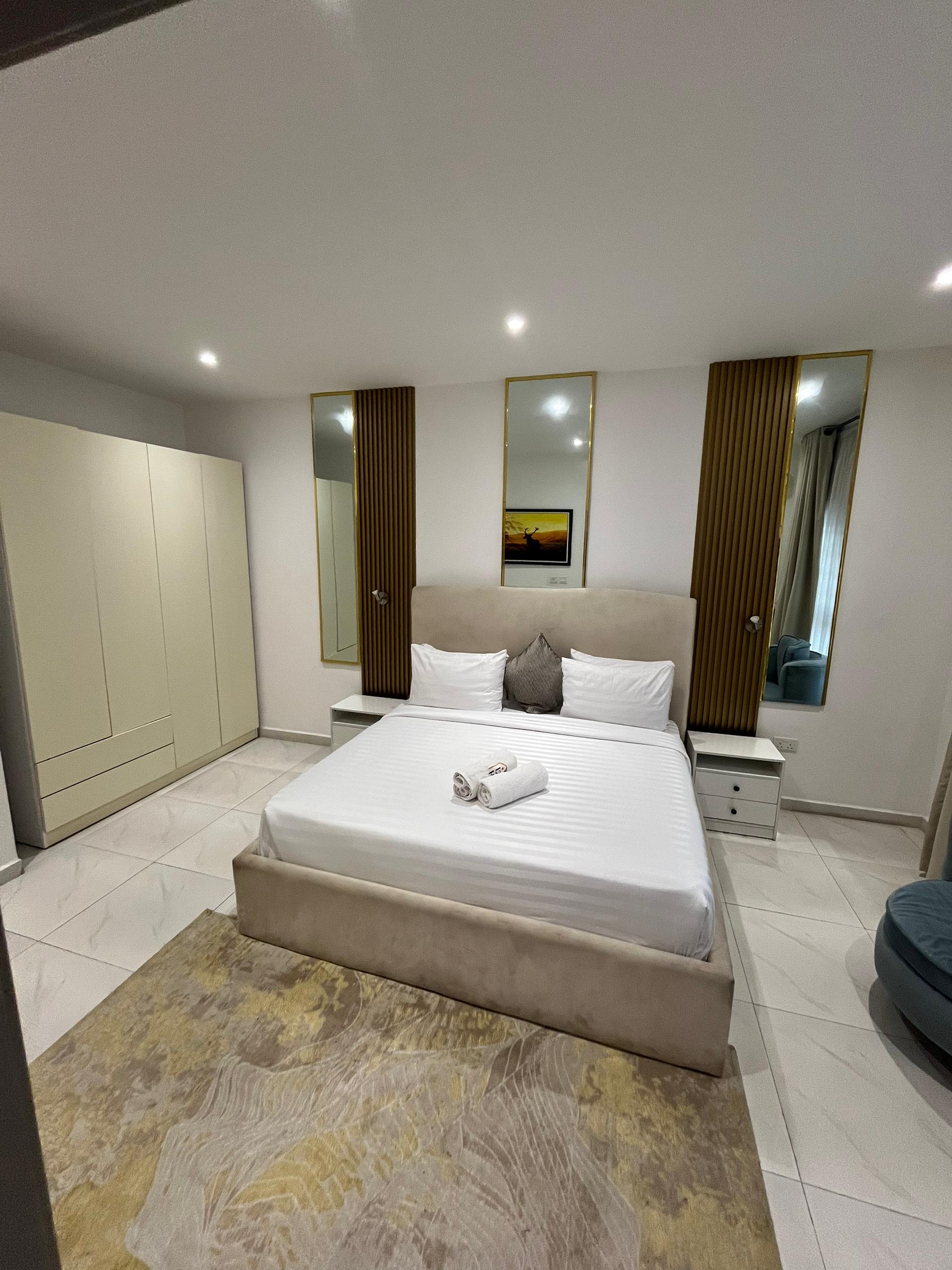 Exquisitely furnished 2 bedroom apartment